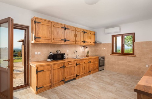 Oklaj House | Vacation home Perva by Interhome