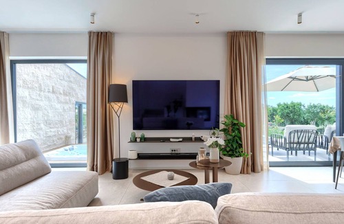Brecevici House | Vacation home Sola by Interhome