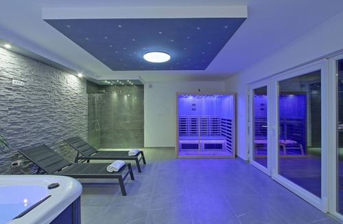 Brinje House | Vacation home with private wellness area and fenced garden in a quiet location.
