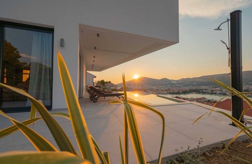 Trogir Villa | Velvet view villa I Infinity pool I Sea view