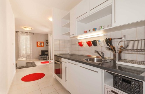 Jurandvor Apartment | Vera - Cozy Solo Retreat: 1BR Apartment for Two, Parking Included
