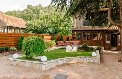 Mladenovac Villa | Vila Aleksić