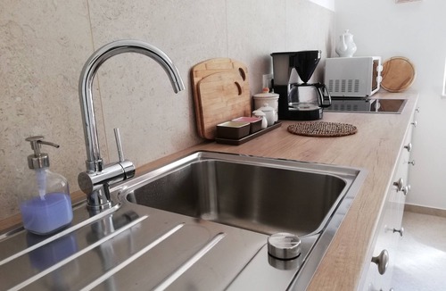 Koper Apartment | Vila Flori N2: Quiet Flat with Garden & Kiwi Pergola – 12 min walk to the beach