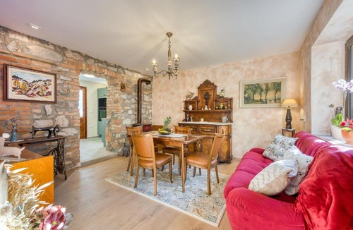 Miren-Kostanjevica House | Vila Leonarda with Terrace and Garden - Happy Rentals