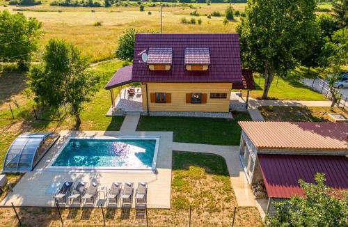 Lovinac Ski Chalet | Vila Lipa