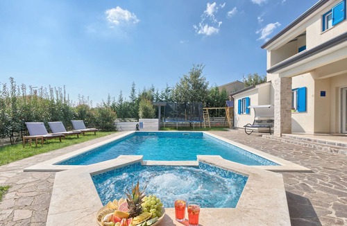 Muzini House | Villa 1521 by Interhome