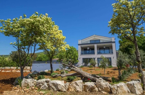 Viskovici Villa | Villa A.R.T. Viskovici