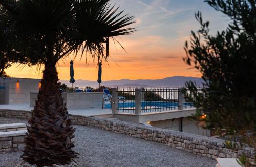 Supetar Villa | VILLA AGAPE - Three bedroom villa on 15k m2 olive grove - Incredible 360 view - Free parking - Private pool and jacuzzi