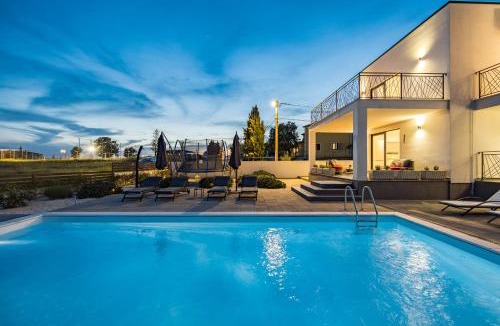 Orbanici Villa | Villa Angie near Pula for 10 persons with private heated pool & kids playground