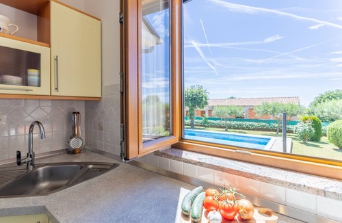 Tinjan House | Villa Antonela with Large Garden and Swimming Pool