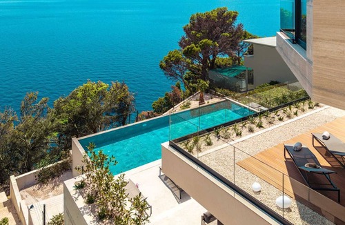 Marusici Villa | Villa Aurea Beachfront & Spa with Heated Pool