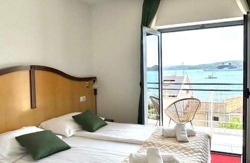 Seget Donji Hotel | Villa Bavaria Trogir