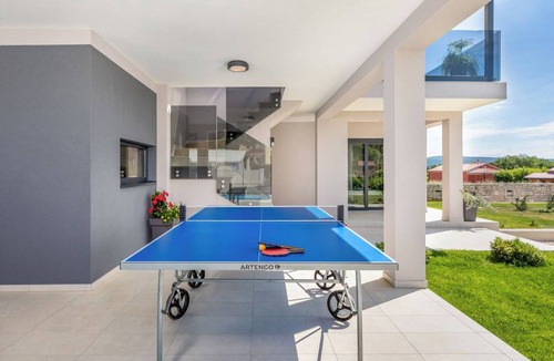 Rebici House | Villa Bella Vita by Interhome