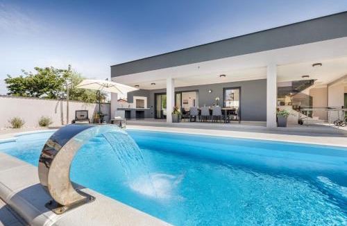 Rebici Villa | Villa Bella Vita by Istrabook