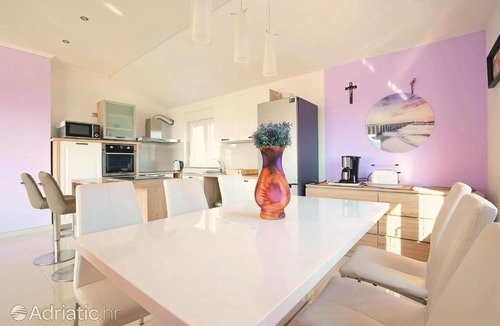 Kastel Gomilica Apartment | Villa Brko - Sailing Crew 3BR Apt near Marina Kaštela - Secure Parking - CCTV