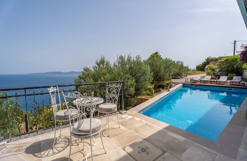 Mimice Villa | Villa Bufo - Four Bedroom Villa, Sleeps 10