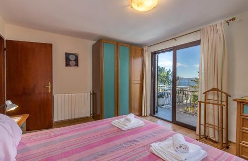 Njivice Apartment | Villa Calma by El-Pi Tours