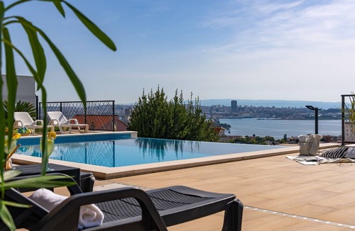 Kastel Sucurac Villa | Villa Casa Bella with sea views, 1.4km from the beach