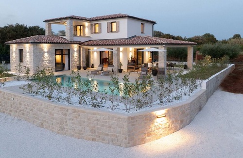 Rasa Villa | Villa Casa Muso beautiful holiday home with private pool for up to 8 guests