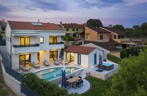 Muntic Villa | Villa Cascada with private sauna and pool