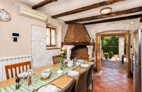 Domijanici Villa | Villa Damiana - Four Bedroom Villa, Sleeps 8