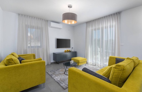 Veleniki Villa | Villa Daniela with pool for 6 people in Porec, 50m from the restaurant