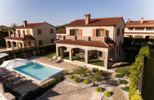 Cabrunici Villa | Villa del Lago with heated pool