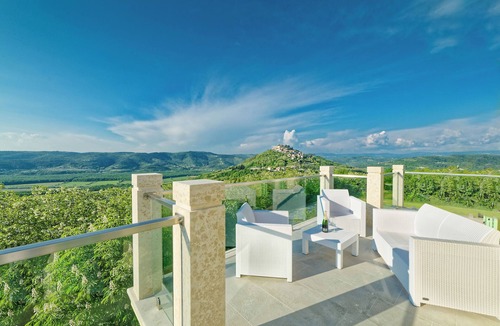 Motovun House | Villa Demetra s bazenom i predivnim pogledom na Motovun (V8931-K1) - Motovun