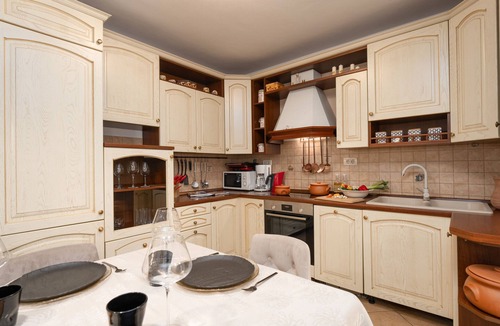 Gulici Villa | Villa Duga in Poreč for 12 people with 36 m2 heated pool, sea view & only 1,2 km from beach