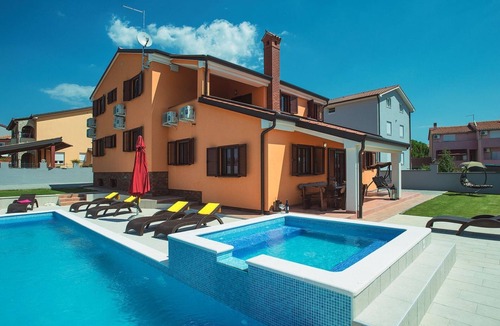 Valdebek House | Villa Erica by Interhome