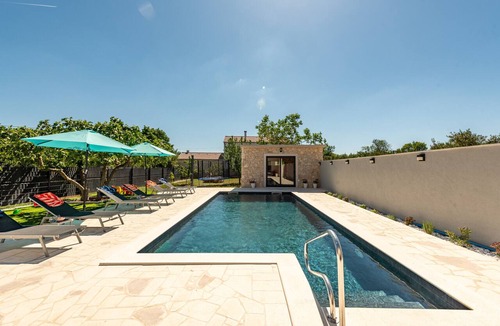 Benkovac Villa | Villa Flora Zadar Villas