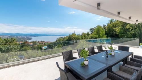 Pobri House | Villa Gabi by Villas Holiday
