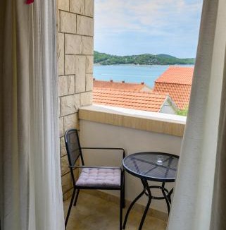 Tijesno Apartment | Villa I Karma