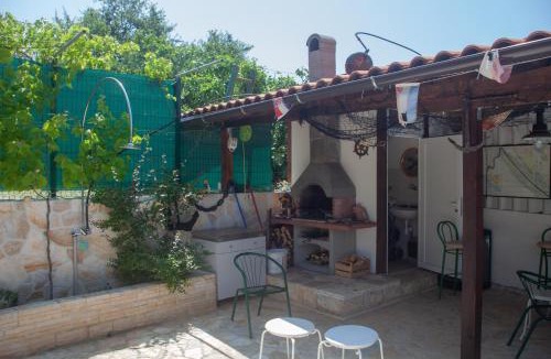 Murter Apartment | Villa Ivanka Murter ap A sa grijanim bazenom i besplatnim parkingom