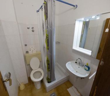 Murter Apartment | Villa Ivanka Murter ap B sa grijanim bazenom i besplatnim parkingom