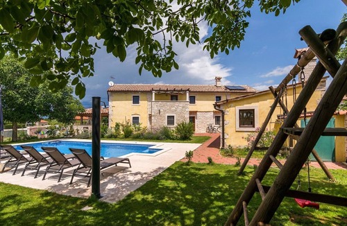 Orbanici Villa | Villa Ive - rural house with a pool and spacious garden