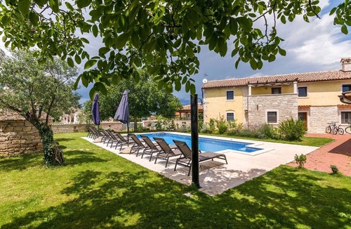Orbanici Villa | Villa Ive - rural house with a pool and spacious garden