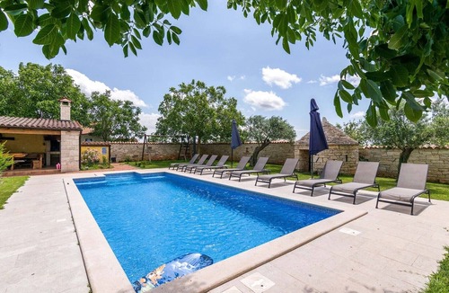 Orbanici Villa | Villa Ive - rural house with a pool and spacious garden