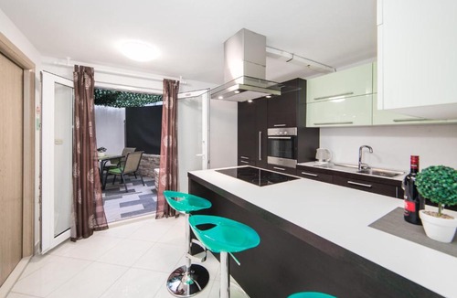 Tucepi House | Villa Jadranka Apartments