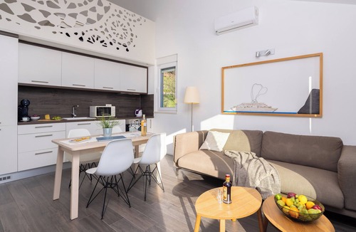 Mimice Apartment | Villa Jolara With Heated Pool - Deluxe Apartment 19