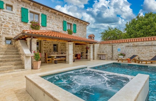 Selina Villa | Villa Kata by Villas Guide