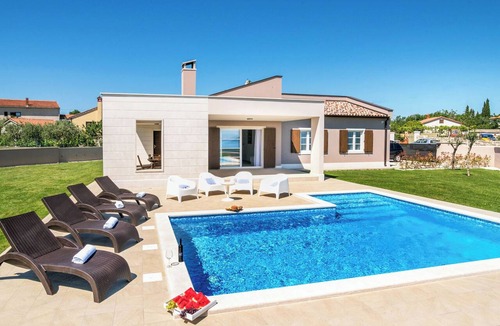 Kavran House | Villa KavranLux by Interhome
