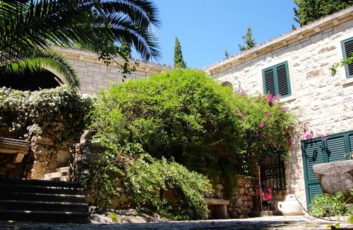 Vela Luka Villa | Villa 'Klematis' with Sea View, Private Pool and Wi-Fi