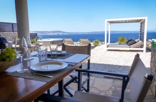 Klenovica Villa | Villa Klenovica mit Whirlpool und Meerblick