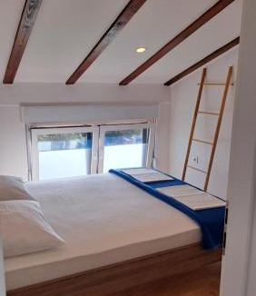 Drvenik Mali Apartment | Villa Knez