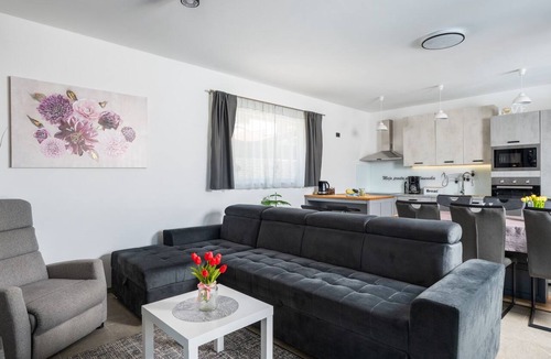 Stokovci Villa | Villa Lana - Cabrunici by Villas Guide