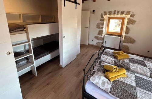 Gabonjin Villa | Villa Lapis bis zu 12 Personen