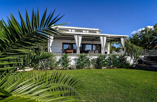 Sveti Vid-Miholjice Villa | Villa Leones on Island krk