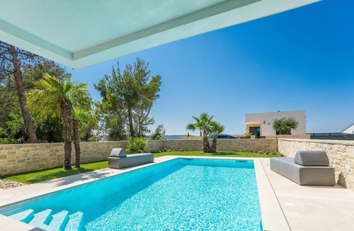Ljubac Villa | Villa Ljubac Hillside nearby Zadar – Crovillas GmbH