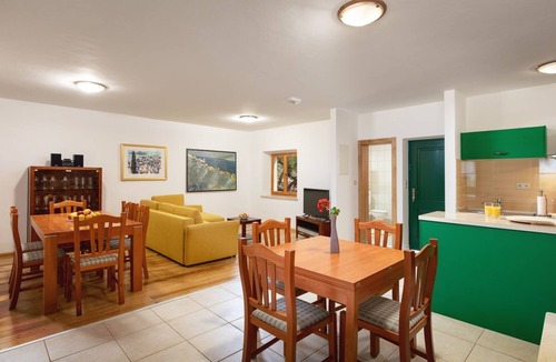 Praznica Villa | Villa Lombrodica - Two Bedroom Villa, Sleeps 6